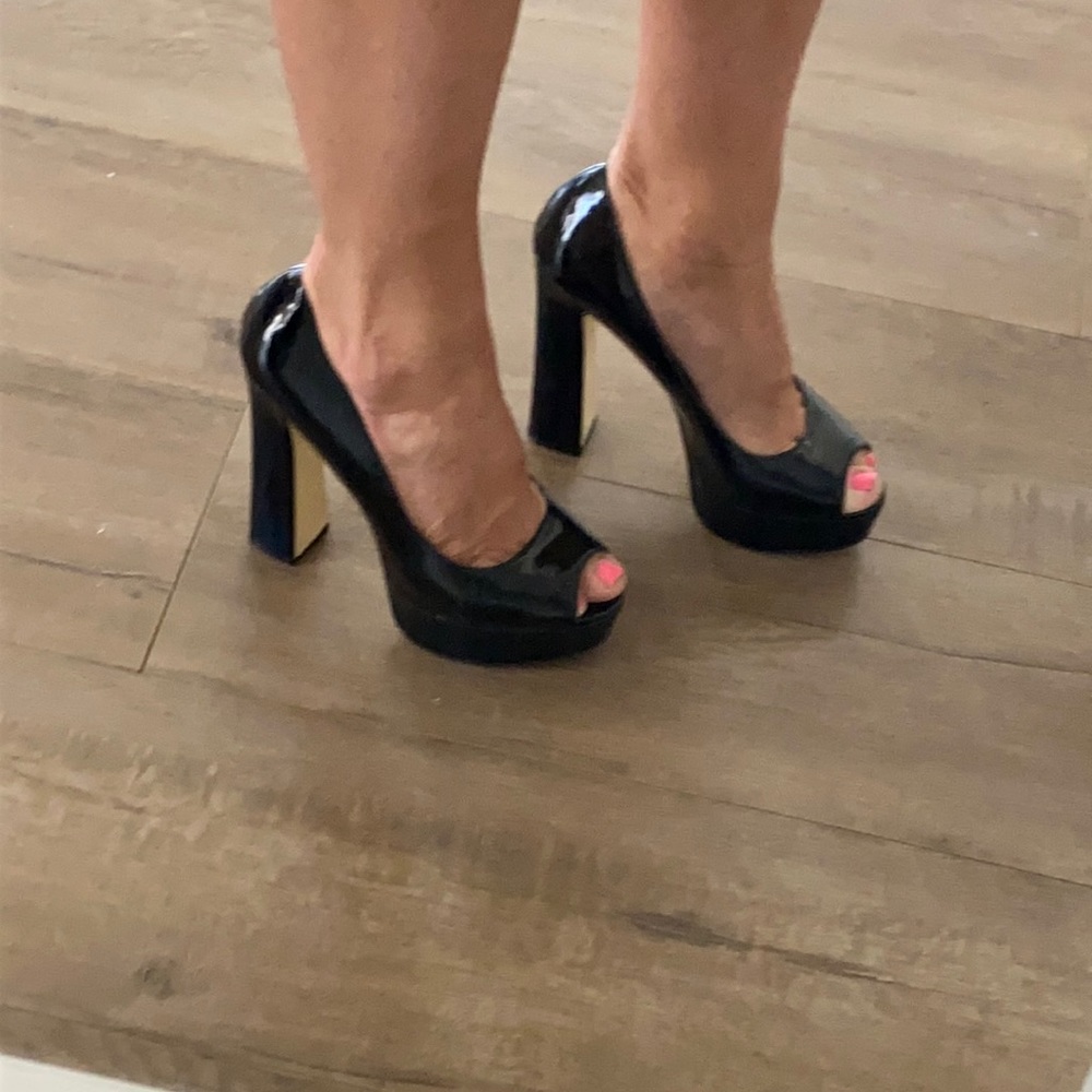 Steve Madden Black Patten Leather PeepToe Platform